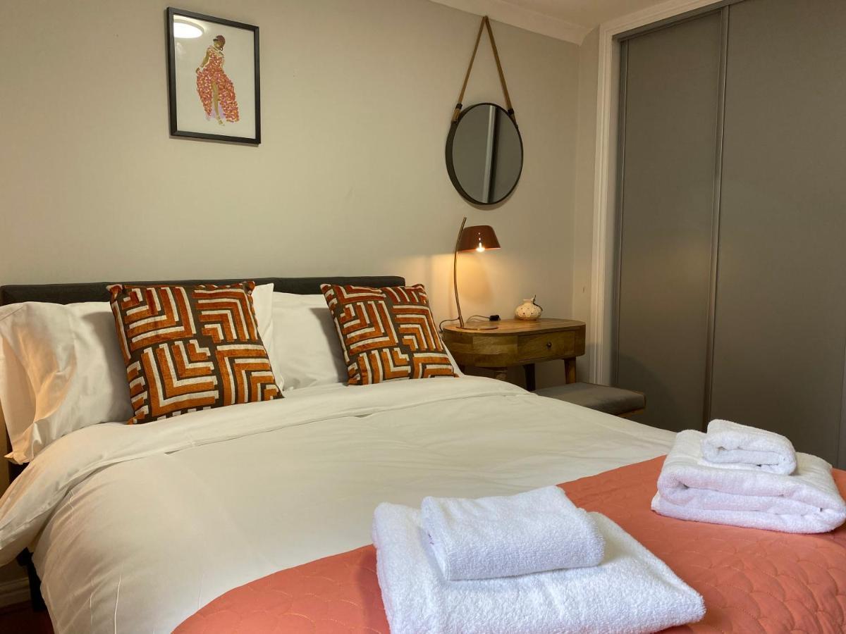 Private Main Door Lovely 2 Bedroom Apartment EDI Exterior foto