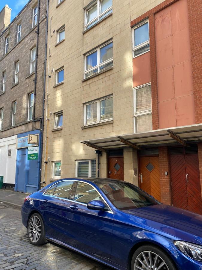 Private Main Door Lovely 2 Bedroom Apartment EDI Exterior foto